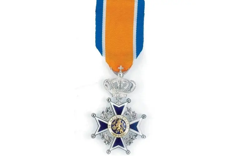 Feestelijke uitreiking lintjes in Uitgeest