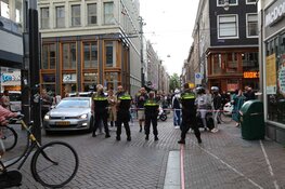 Peter R. de Vries neergeschoten op Lange Leidsedwarsstraat, verdachte voortvluchtig
