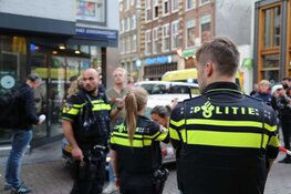 Peter R. de Vries neergeschoten op Lange Leidsedwarsstraat, verdachte voortvluchtig