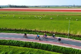 4.500 fietsers trotseerden stevige lentewind tijdens 48e Ronde van Noord-Holland