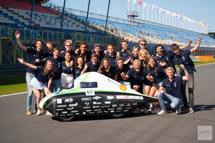 Thomas uit Uitgeest wint met zijn team de Eco-marathon op TT Circuit Assen met indrukwekkende efficiëntie