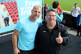 Traplopers AZ-stadion halen bijna 80.000 euro op voor Spieren voor Spieren. XYTO Media-redacteur loopt mee: "Pittig zwaar"