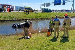 Ernstig incident: auto op de kop te water bij Heemskerk