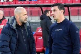 Vroege rode kaart nekt AZ tegen PSV