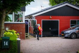 Kano met kinderen en begeleiding slaat om door windvlaag