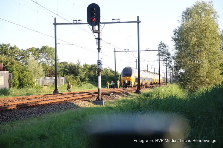 Trein komt tot stilstand bij Limmen na defect, één persoon gewond, passagiers geëvacueerd