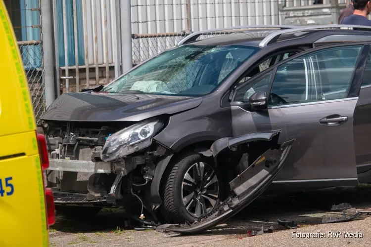 Flinke schade na ongeval op bedrijventerrein in Uitgeest