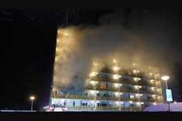 Zeer grote brand in flatgebouw Heemskerk, tientallen woningen ontruimd