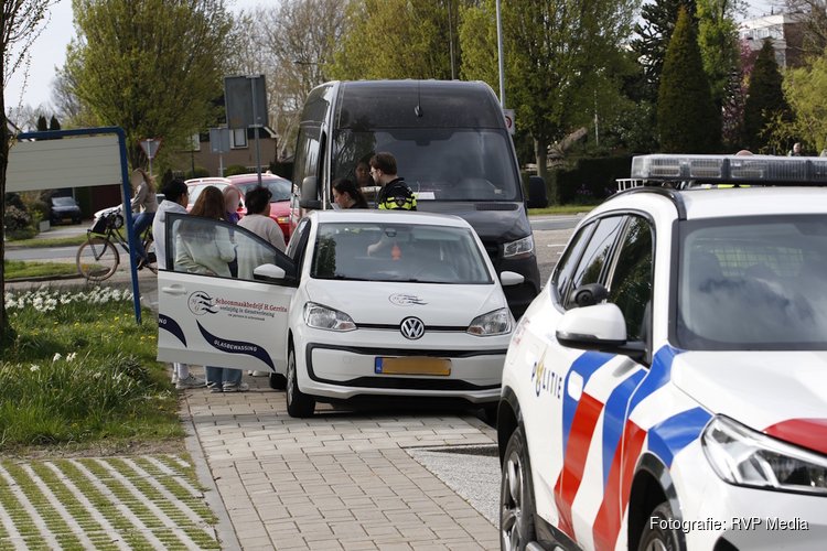 Kopstaart botsing op de Populierenlaan in Uitgeest