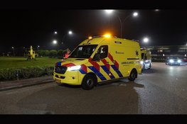 Fietser ernstig gewond na val van fiets in Uitgeest. Traumahelikopter landt bij hotel