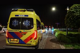 Fietser ernstig gewond na val van fiets in Uitgeest. Traumahelikopter landt bij hotel