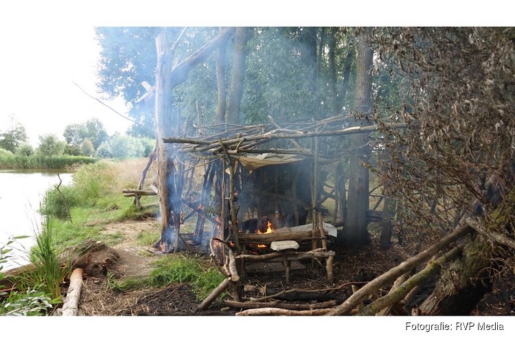 Boomhut vliegt opnieuw in brand in Uitgeest