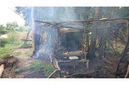 Boomhut vliegt opnieuw in brand in Uitgeest