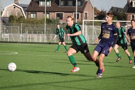 FC Uitgeest met hakken over de sloot